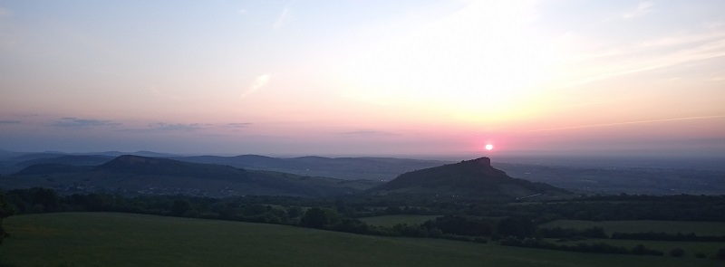 Lever du soleil sur le Grand site de France de Solutré, Pouilly, Vergisson